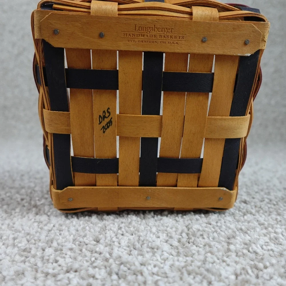 Longaberger 2005 Proudly American Medium Berry Basket Red Blue Leather Handle
